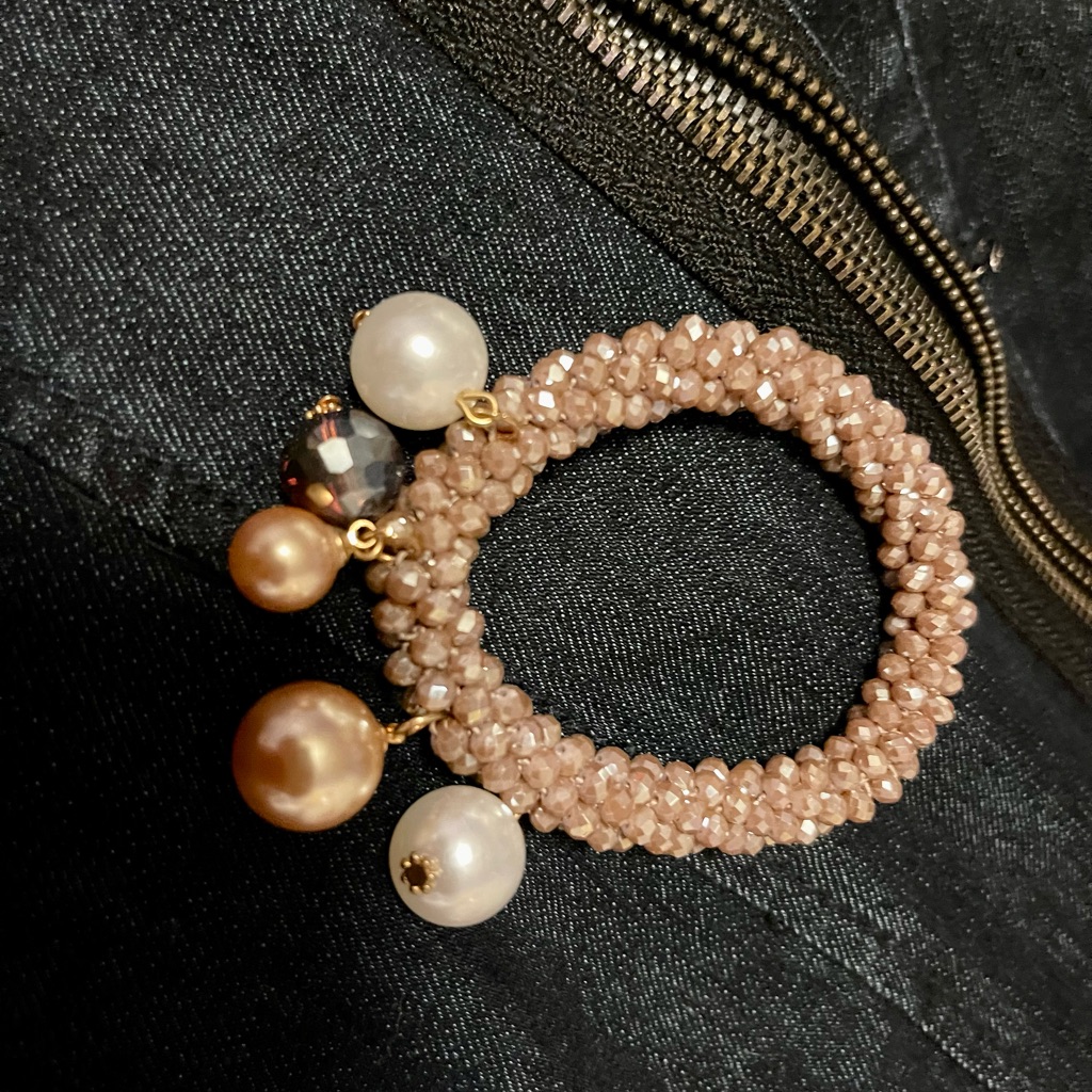 Soft Surroundings Stretch Beige Luxury Fashion Bracelet With Pearl Accents 25$